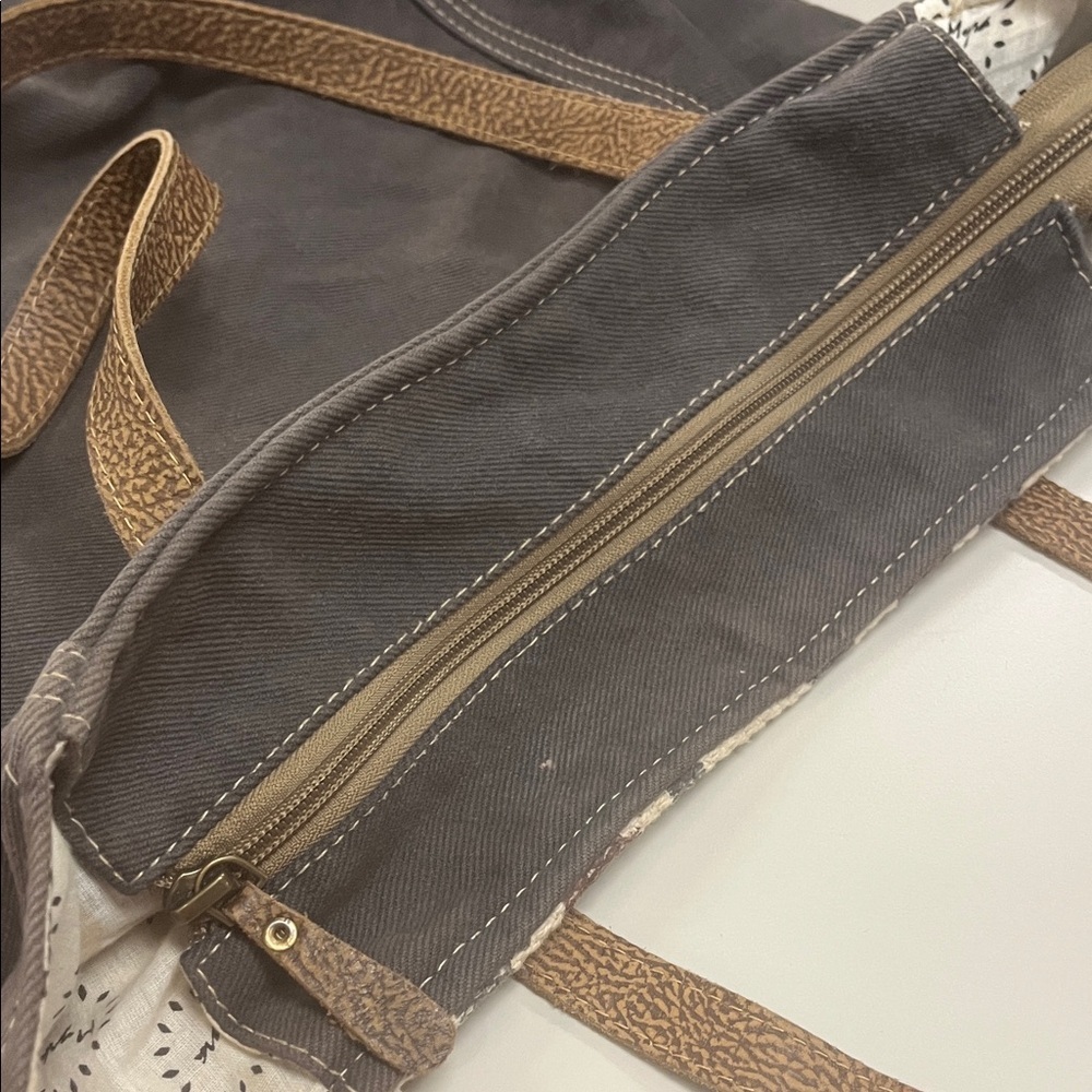 Myra Bag Geometric Brown / Cream w/ leather accents Large Tote - Picture 8 of 12
